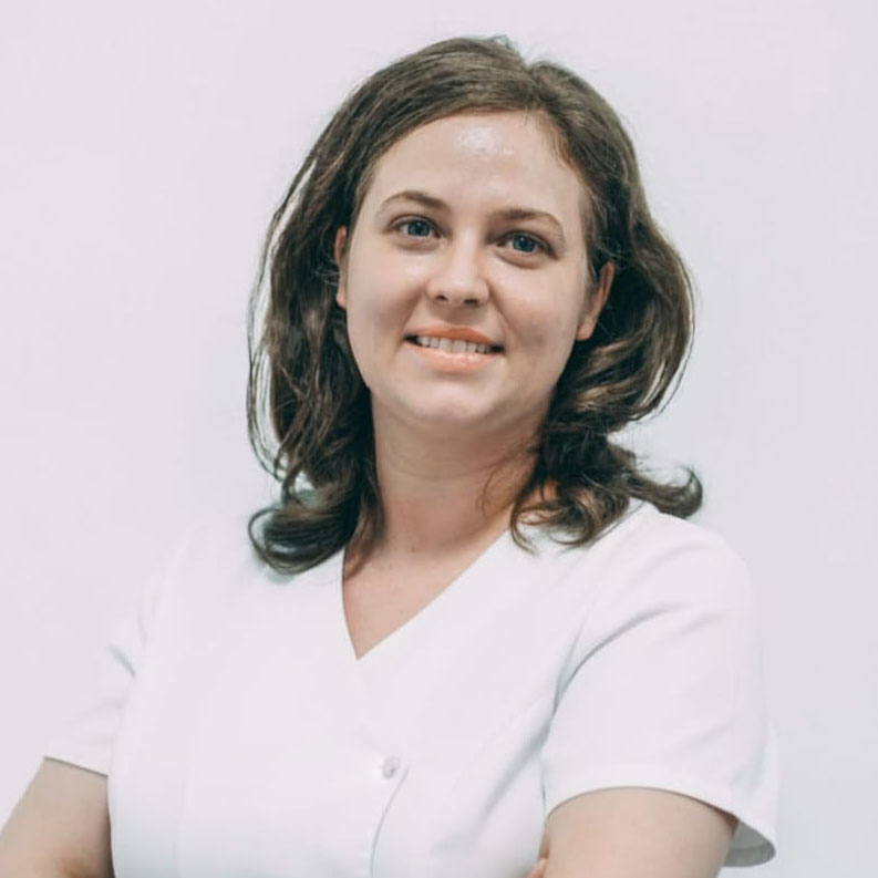 Dr.  (Estera)  Molnar