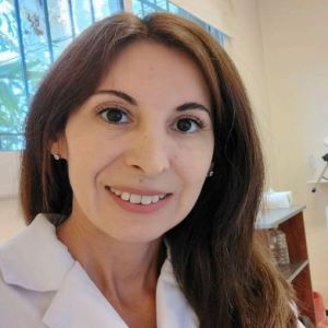 Medica dermatologa  (Andrea Elizabeth)  Sacchi